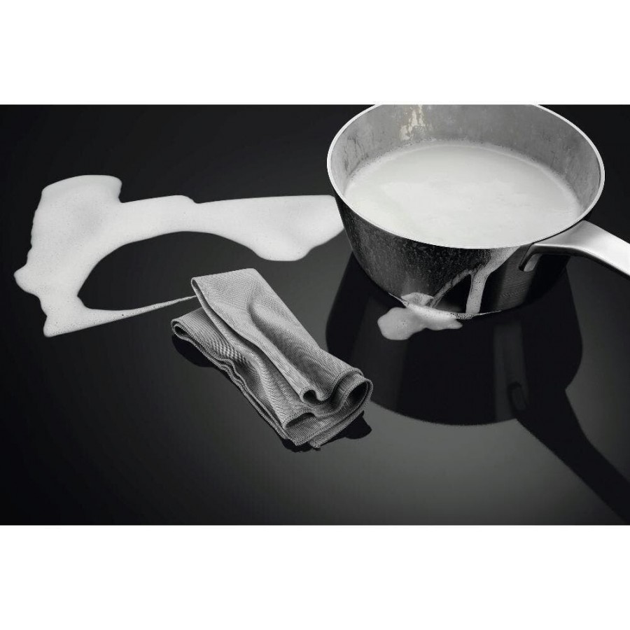 AEG TT64CB00CB inductie kookplaat met afzuiging